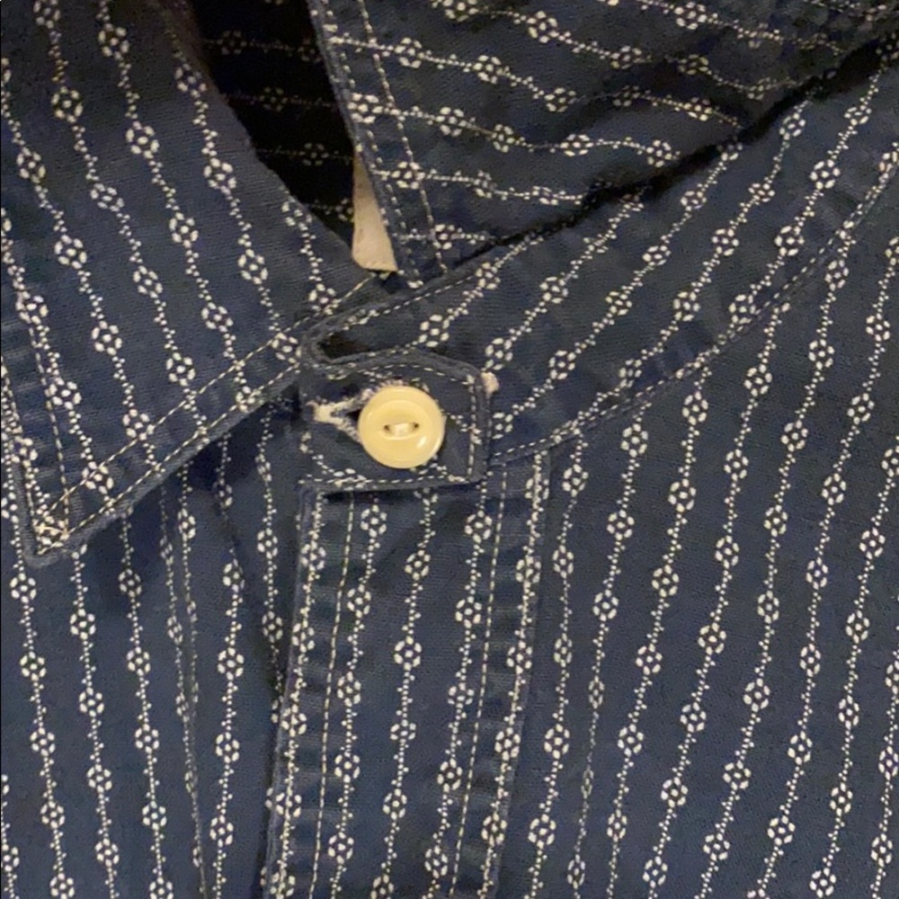 Levi’s Patterned Button Down - Picture 3 of 3